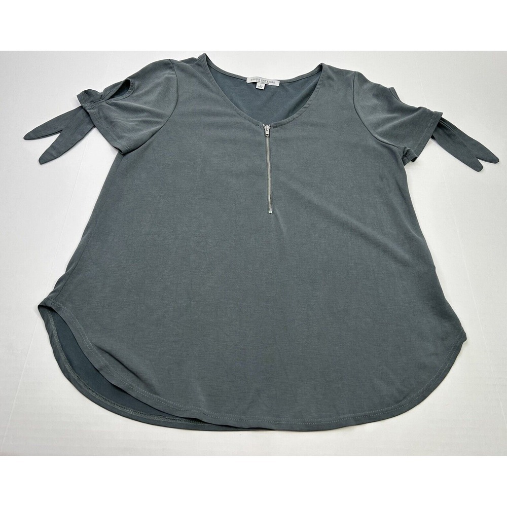Green Envelope Short Sleeve V Neck Top Women's Small Gray Q-Zip + Sleeve Accent